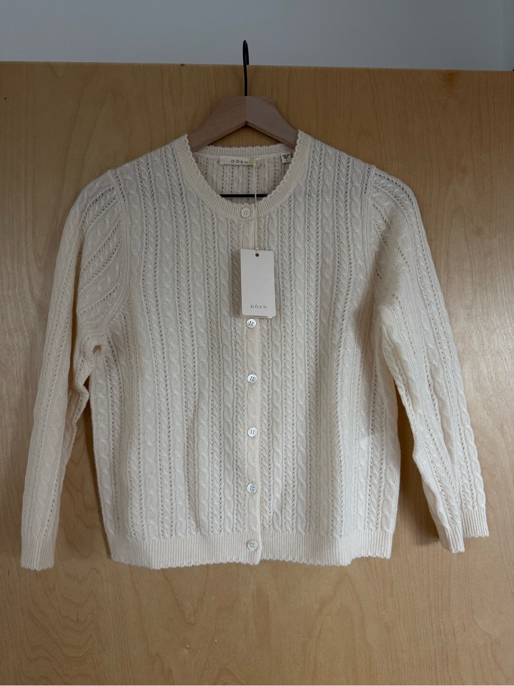 Dôen Danae Cashmere Cardigan Dogwood - Picture 2 of 3